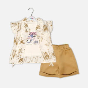 aby girl 3-piece summer clothing set from Mini & Me displaying an open-front white short-sleeve shrug jacket with an abstract gold-flecked marble print, layered over a white t-shirt featuring a pink and purple Kuromi character graphic, paired with camel beige elastic shorts with folded cuffs