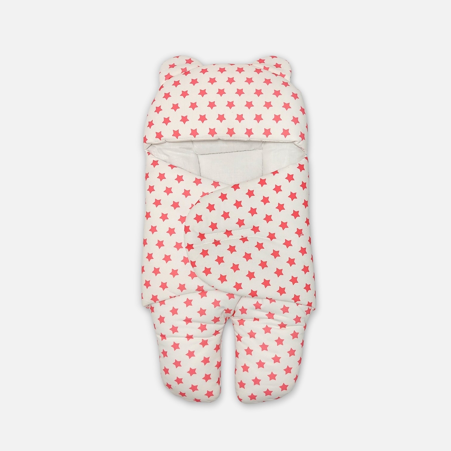 20260713_183419 (3) Off-white baby swaddle wrap with an all-over pink star print, featuring a hooded design with bear ears, a wrap-around security flap, and a split-leg layout.